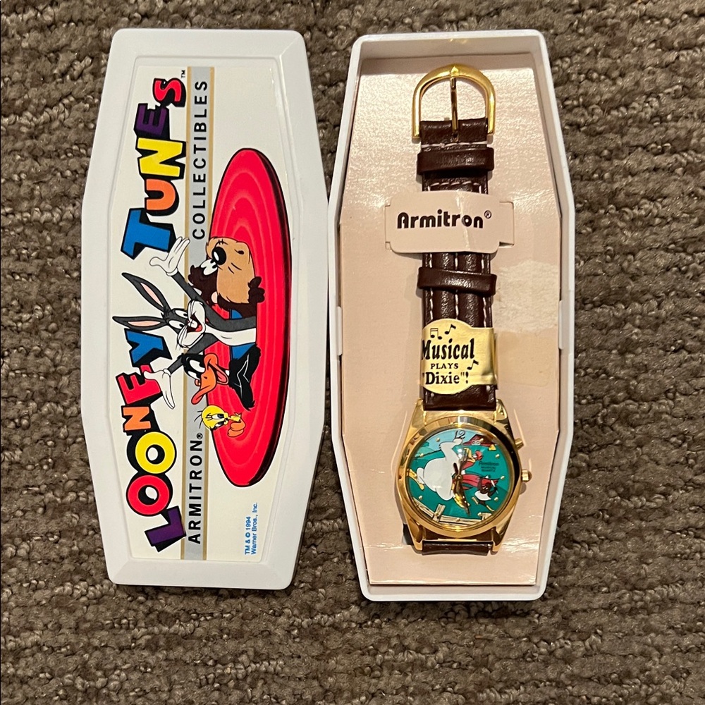 Armitron Foghorn Leghorn Looney Tunes Gold Watch with Brown Strap Plays Dixie